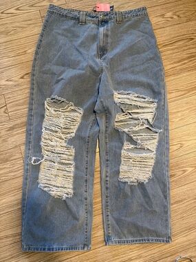 NWT Pretty Little Thing Distressed Jeans